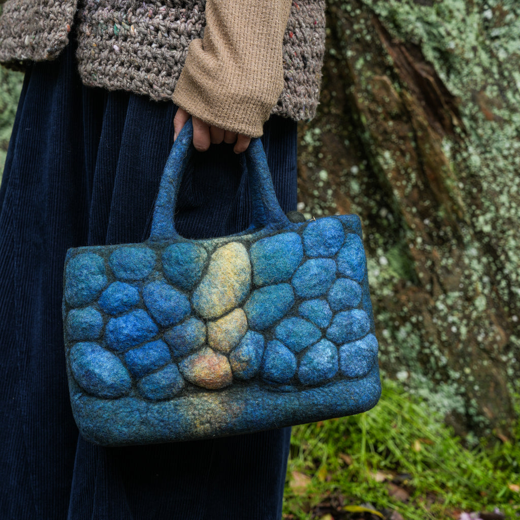 Pebbles Studio Bag, handmade wet-felted wool, lifestyle photo 2