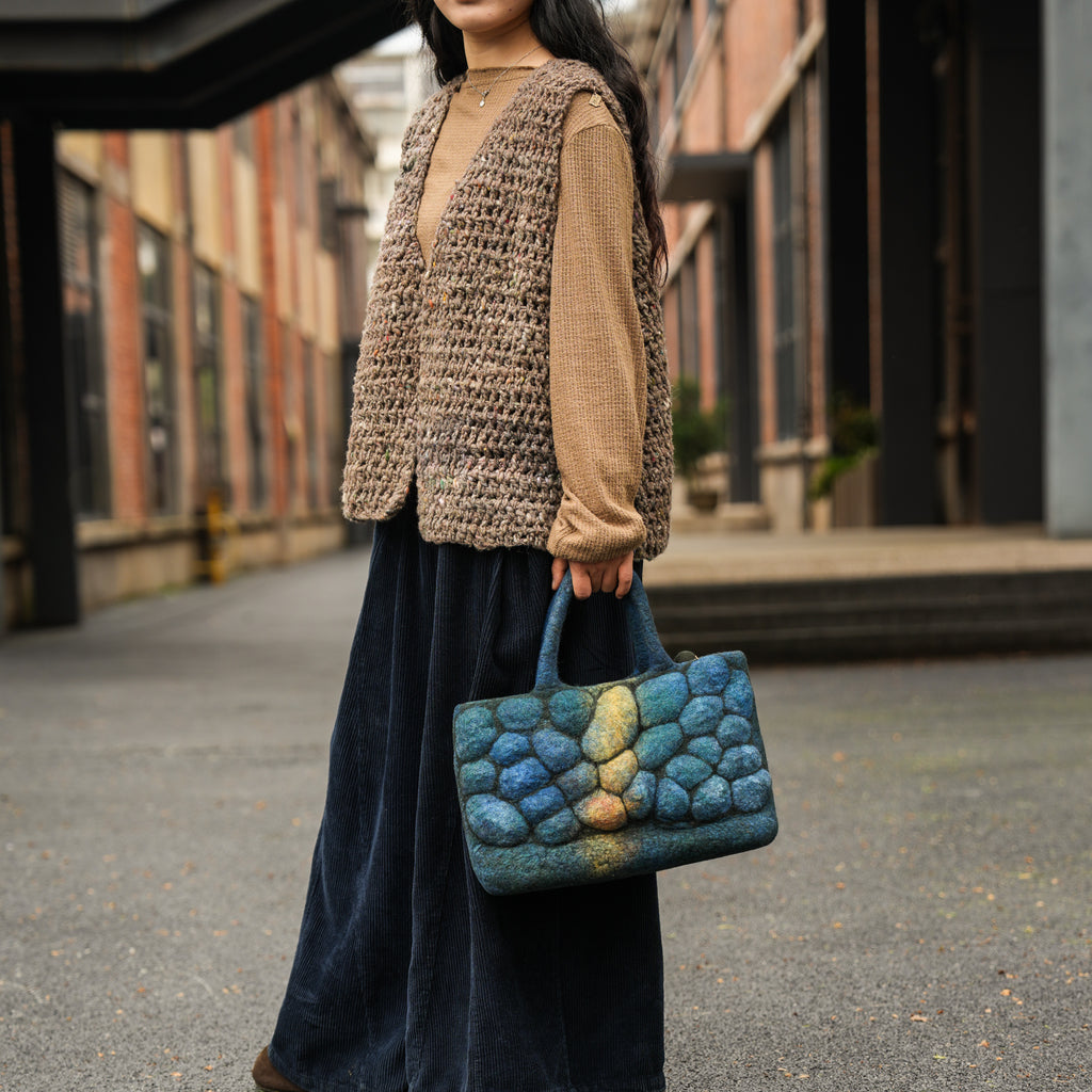Pebbles Studio Bag, handmade wet-felted wool, lifestyle photo 8