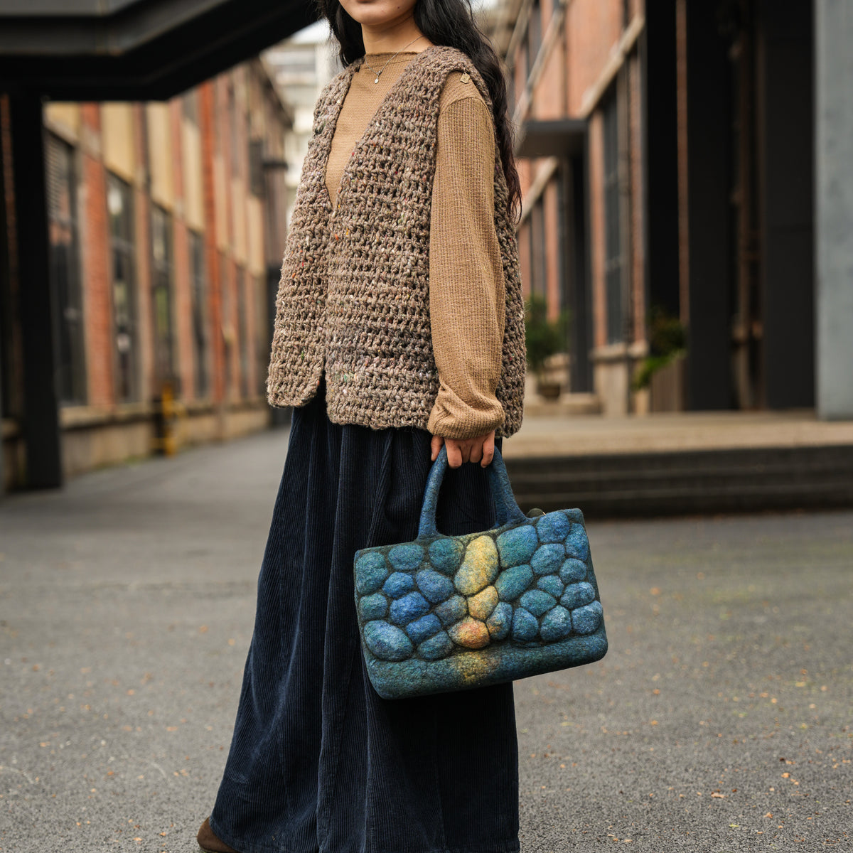 Pebbles Studio Bag, handmade wet-felted wool, lifestyle photo 8