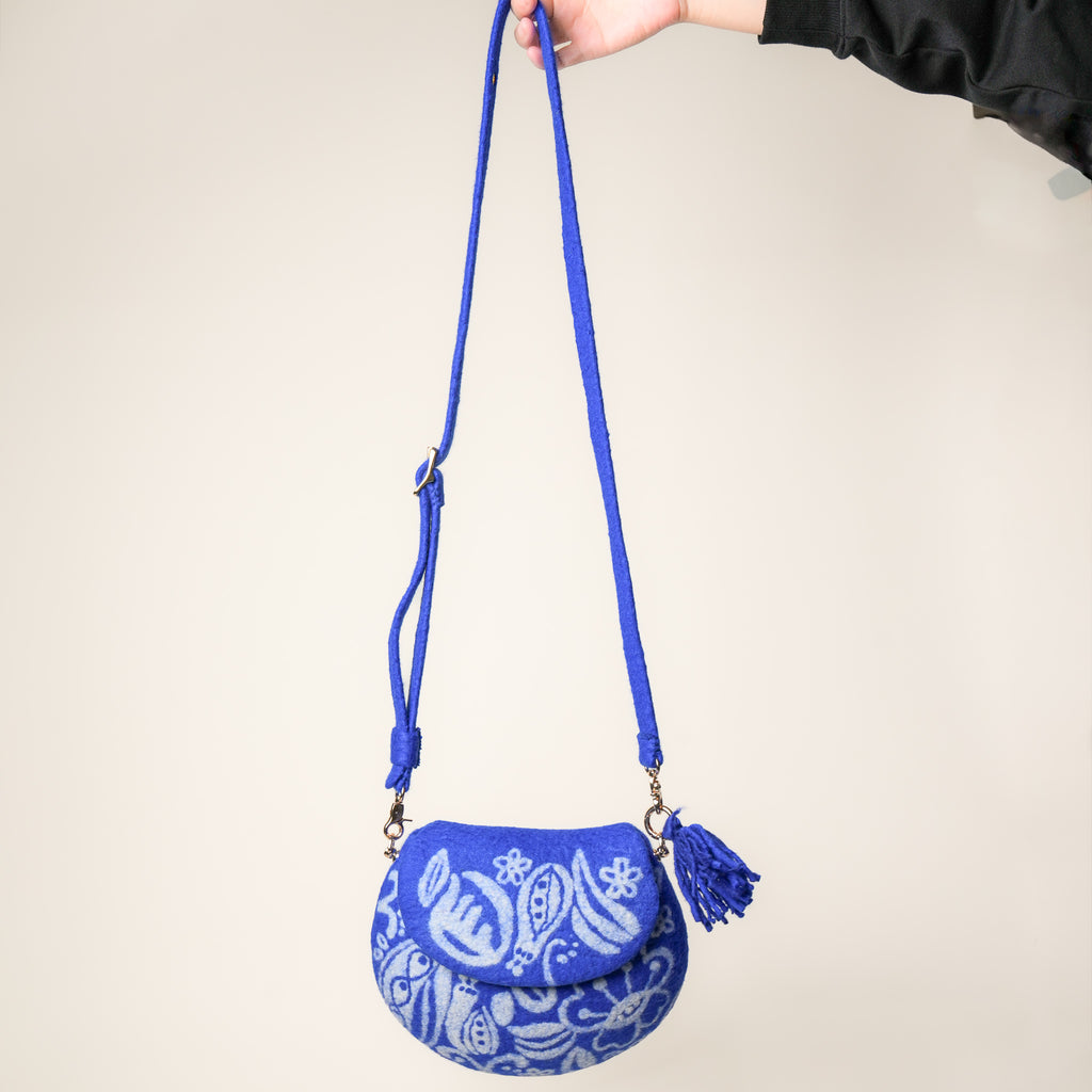 Mare Saddle Bag by Frida Åberg, handmade wet-felted wool, studio photo 5